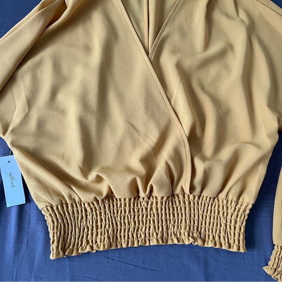 Aritzia Wilfred Reign Blouse Cairo Gold Size Small NWT - Picture 5 of 9
